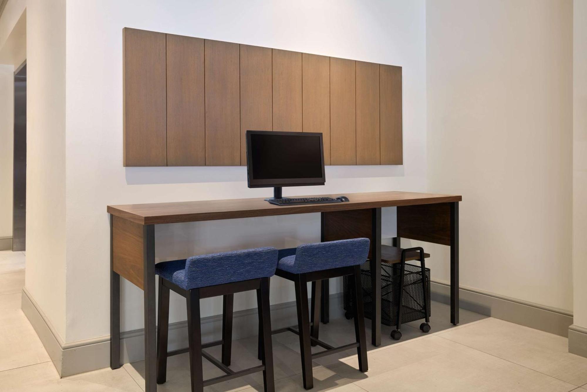 Hilton Garden Inn Блумингтън Екстериор снимка