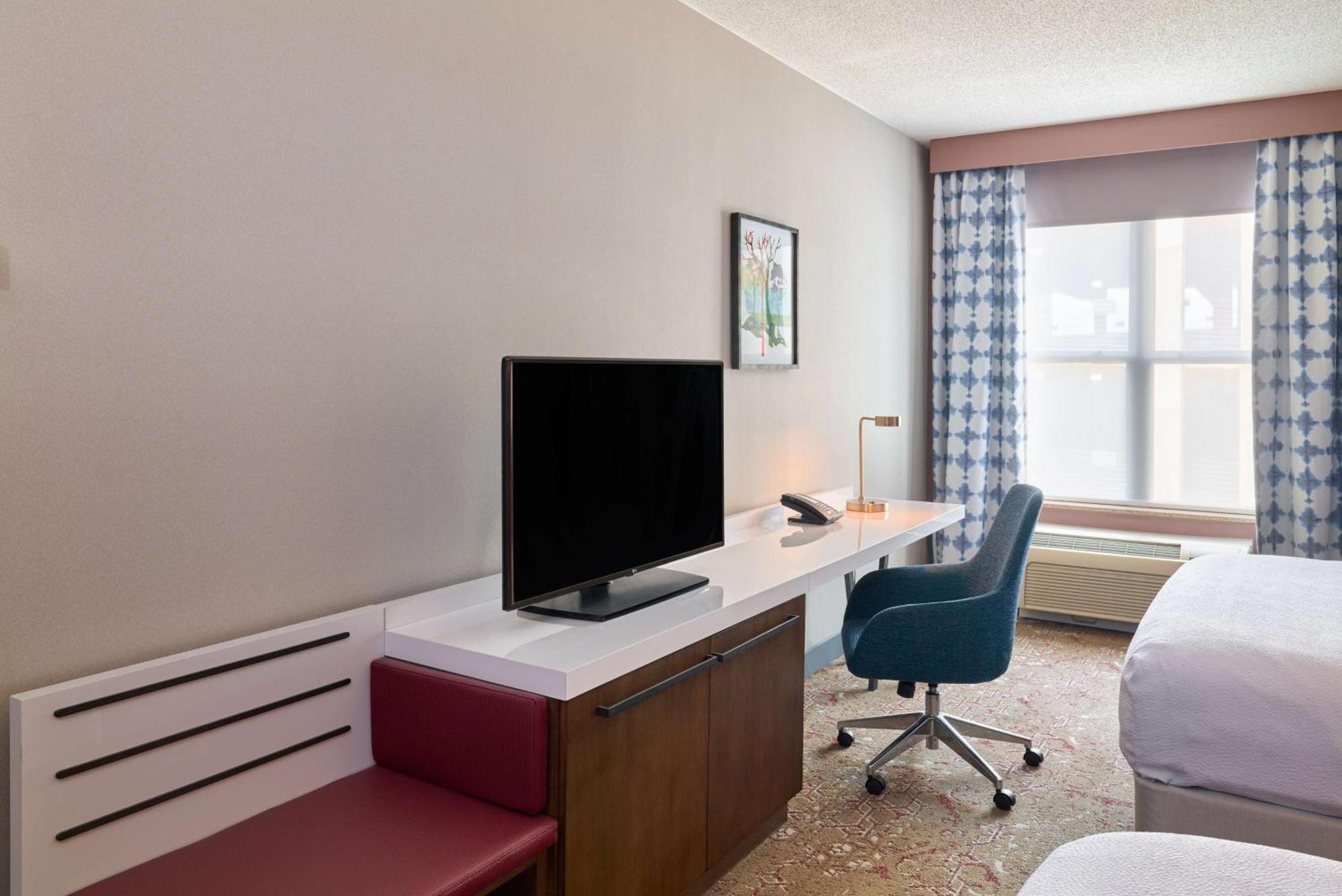 Hilton Garden Inn Блумингтън Екстериор снимка