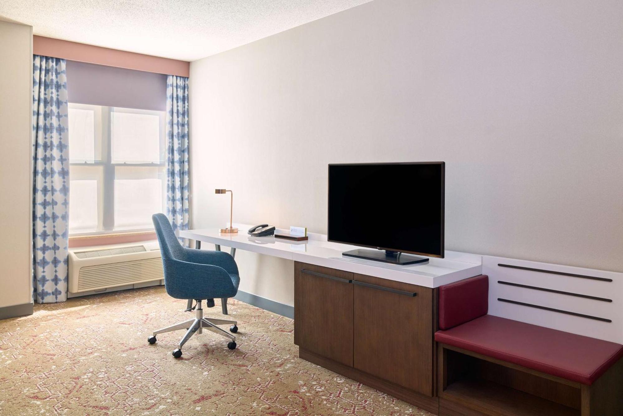 Hilton Garden Inn Блумингтън Екстериор снимка