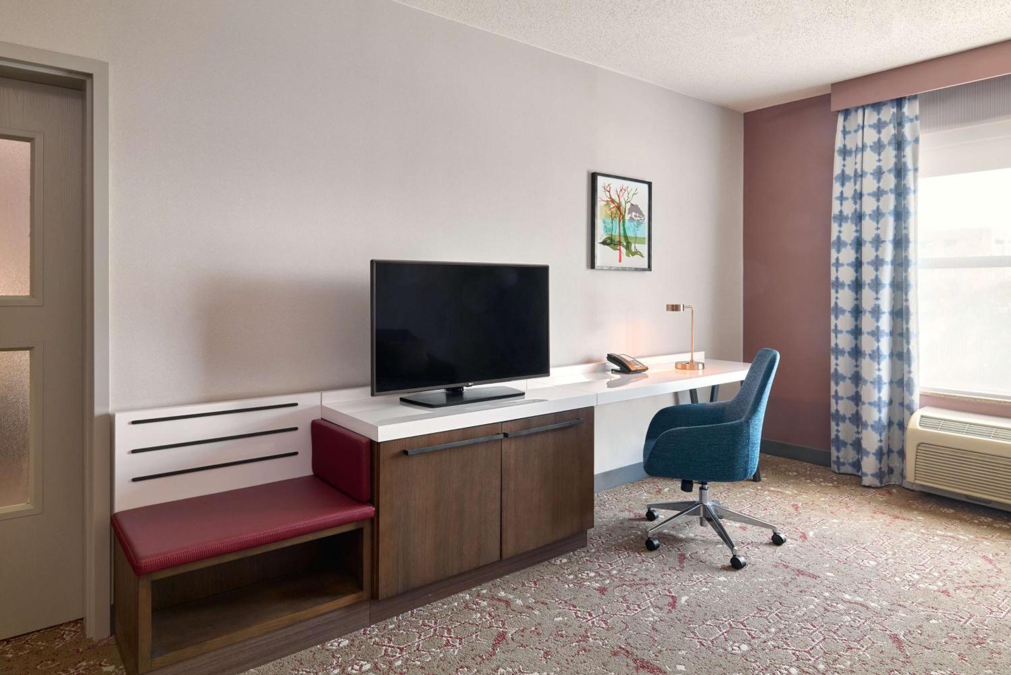 Hilton Garden Inn Блумингтън Екстериор снимка