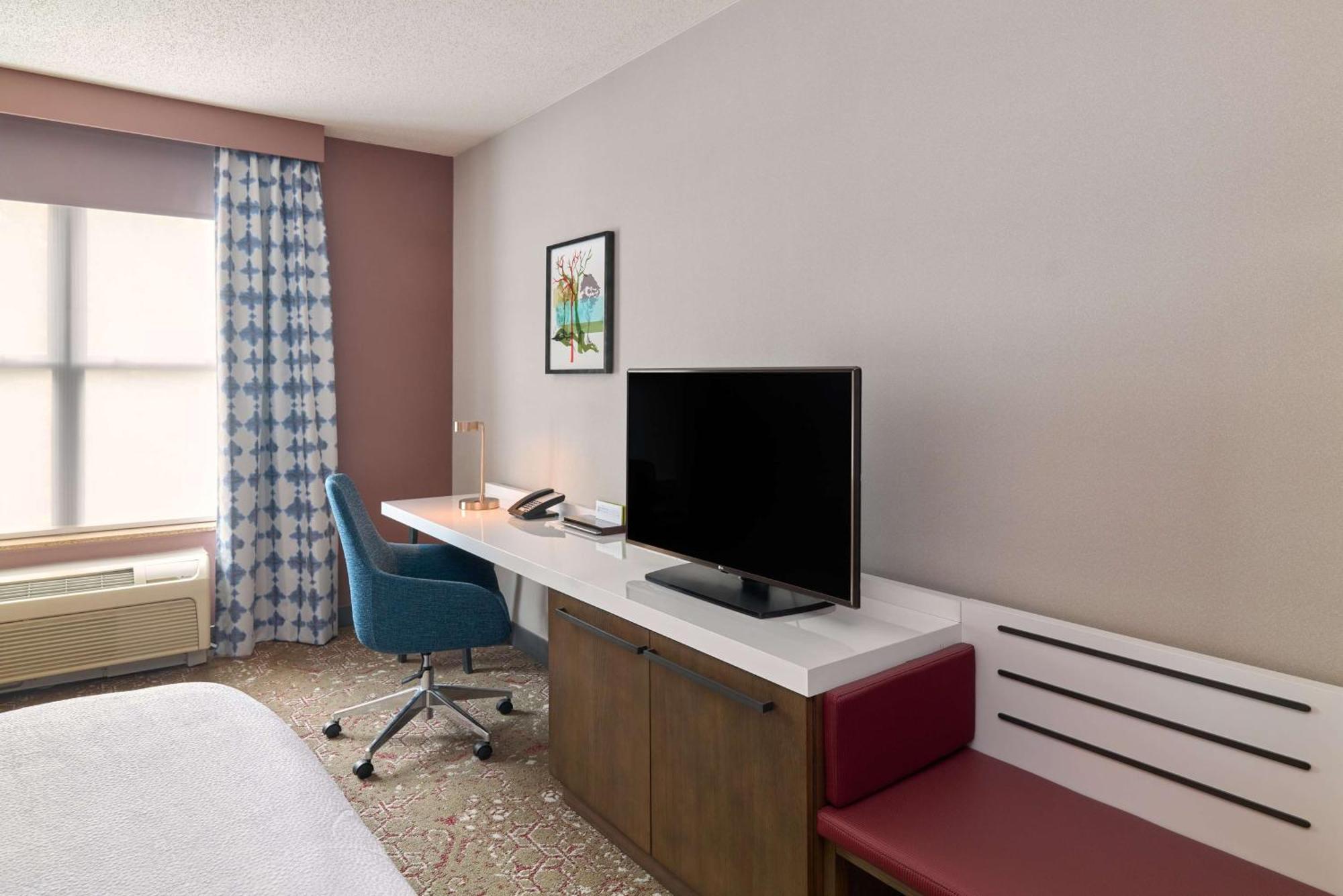 Hilton Garden Inn Блумингтън Екстериор снимка